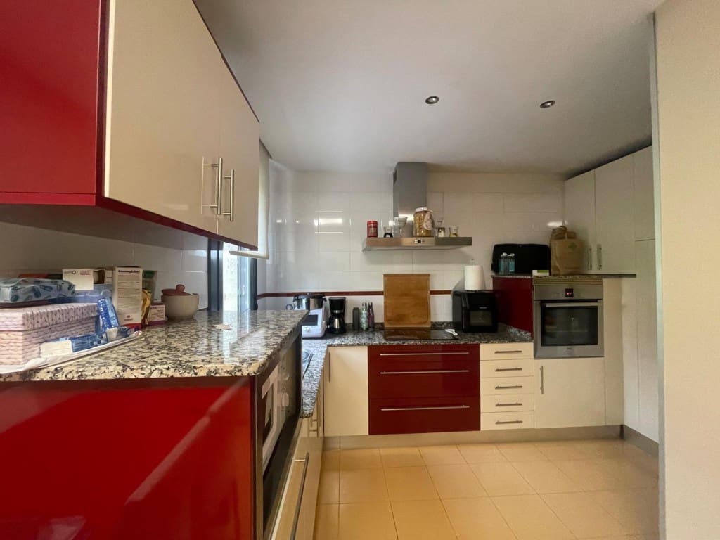 4 soverom Rekkehus til salgs i Ponferrada med svømmebasseng garasje - € 375 000 (Ref: 9595811)