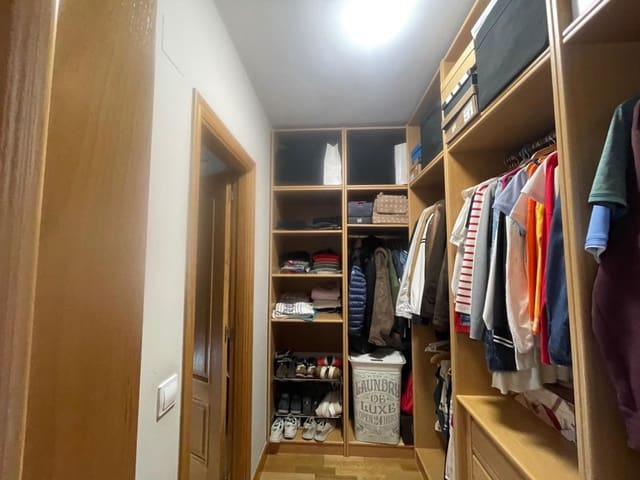 4 soverom Rekkehus til salgs i Ponferrada med svømmebasseng garasje - € 375 000 (Ref: 9595811)