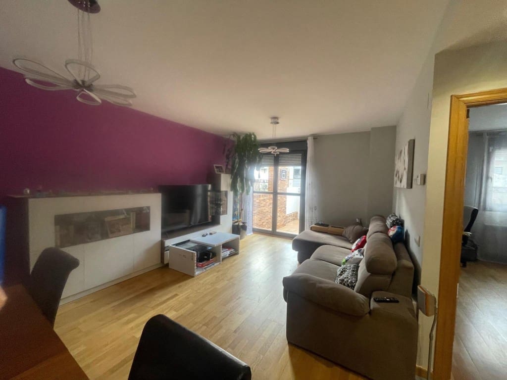 4 soverom Rekkehus til salgs i Ponferrada med svømmebasseng garasje - € 375 000 (Ref: 9595811)