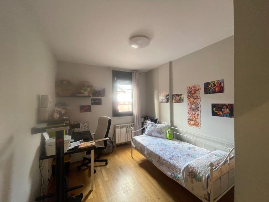 4 soverom Rekkehus til salgs i Ponferrada med svømmebasseng garasje - € 375 000 (Ref: 9595811)