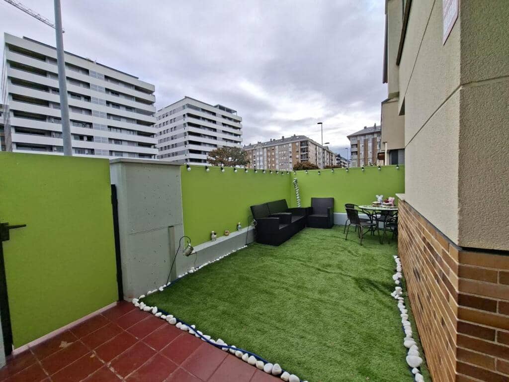 4 makuuhuone Rivitalo myytävänä paikassa Ponferrada mukana uima-altaan 
autotalli - 365 000 € (Ref: 9595811)