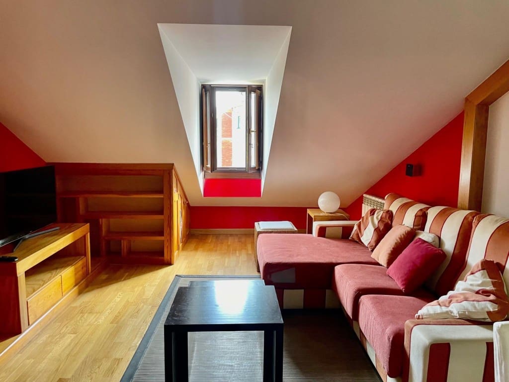 2 bedroom Apartment for sale in Ponferrada - € 220,000 (Ref: 9595812)