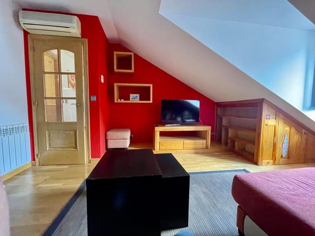 2 makuuhuone Huoneisto myytävänä paikassa Ponferrada - 220 000 € (Ref: 9595812)