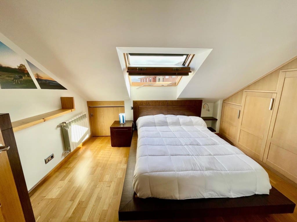 2 bedroom Apartment for sale in Ponferrada - € 220,000 (Ref: 9595812)