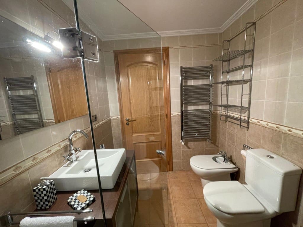 2 bedroom Apartment for sale in Ponferrada - € 220,000 (Ref: 9595812)