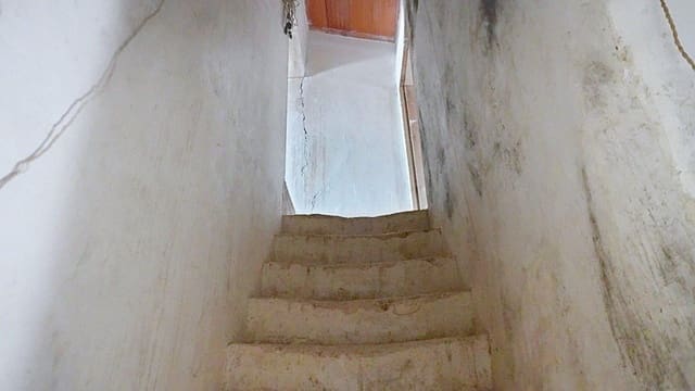 4 quarto Moradia em Banda para venda em Raspay, Yecla - 49 000 € (Ref: 9595816)