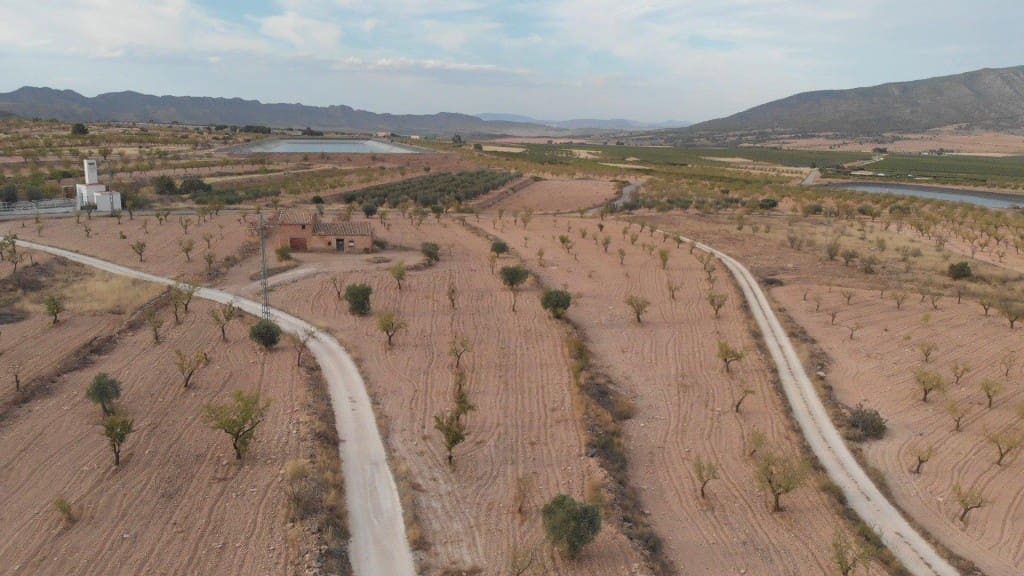 Ubebygd land til salgs i Raspay - € 49 000 (Ref: 9595817)