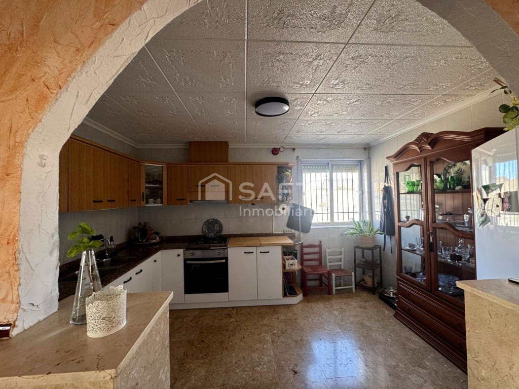 5 makuuhuone Maalaistalo myytävänä paikassa Jumilla mukana uima-altaan 
autotalli - 350 000 € (Ref: 9595823)