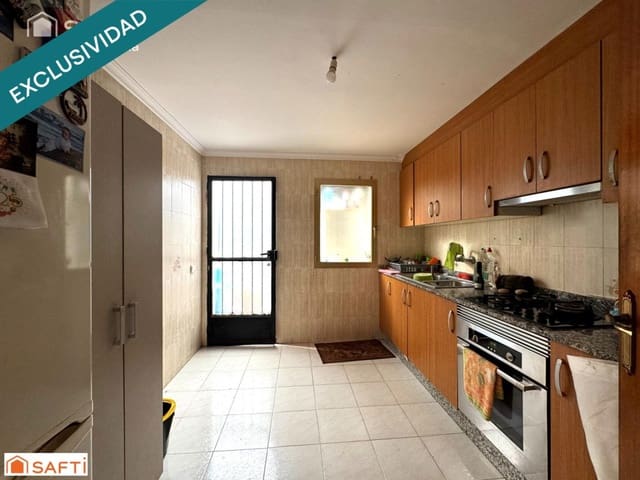 4 chambre Villa/Maison Mitoyenne à vendre à Pinoso avec garage - 79 999 € (Ref: 9595834)