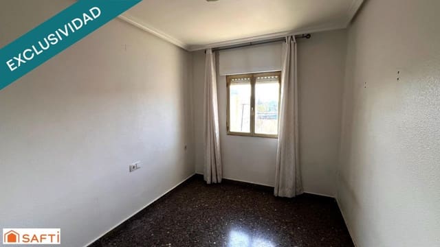 4 chambre Villa/Maison Mitoyenne à vendre à Pinoso avec garage - 79 999 € (Ref: 9595834)