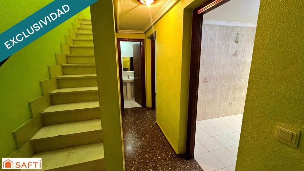 4 camera da letto Villetta a Schiera in vendita in Pinoso con garage - 79.999 € (Rif: 9595834)