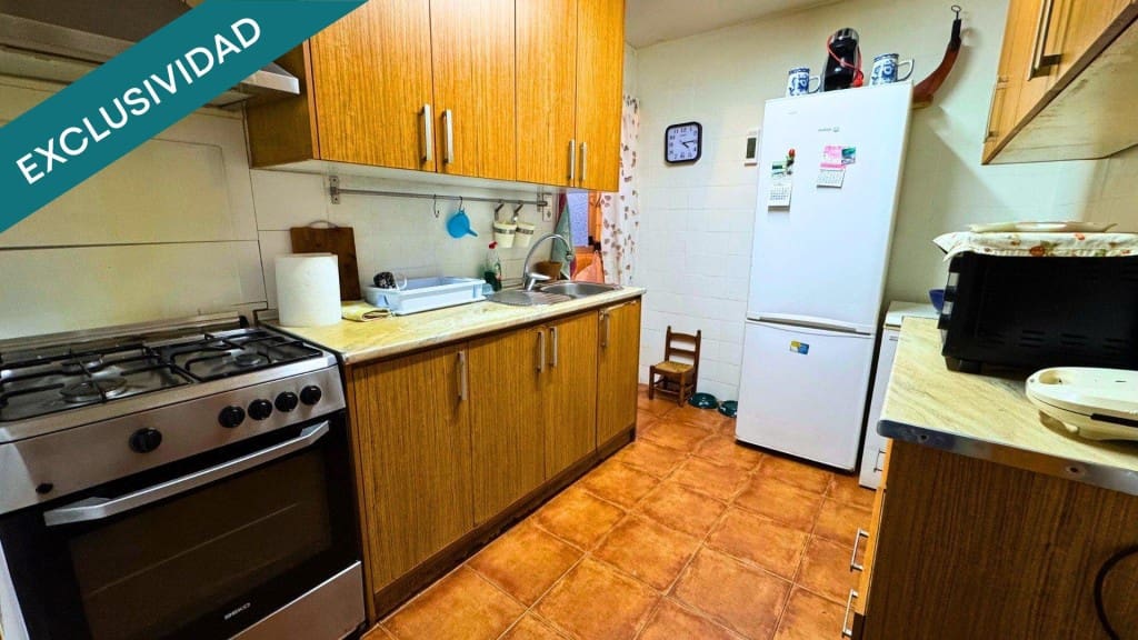 3 makuuhuone Huoneisto myytävänä paikassa Alicante kaupunki - 149 000 € (Ref: 9595836)