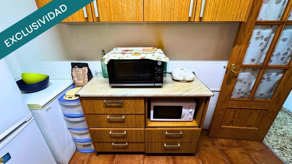 3 makuuhuone Huoneisto myytävänä paikassa Alicante kaupunki - 149 000 € (Ref: 9595836)