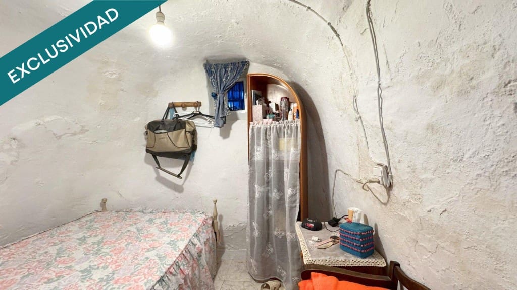 3 Zimmer Villa zu verkaufen in Pinoso mit Garage - 59.900 € (Ref: 9595837)