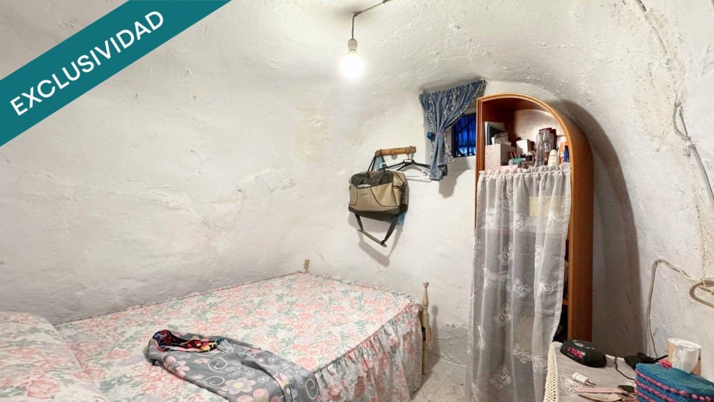 3 Zimmer Villa zu verkaufen in Pinoso mit Garage - 59.900 € (Ref: 9595837)