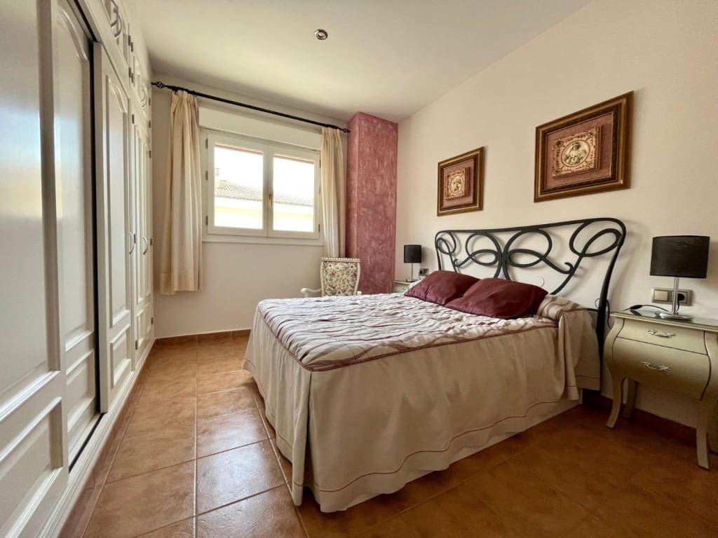 4 bedroom Villa for sale in Sax with pool garage - € 380,000 (Ref: 9595839)