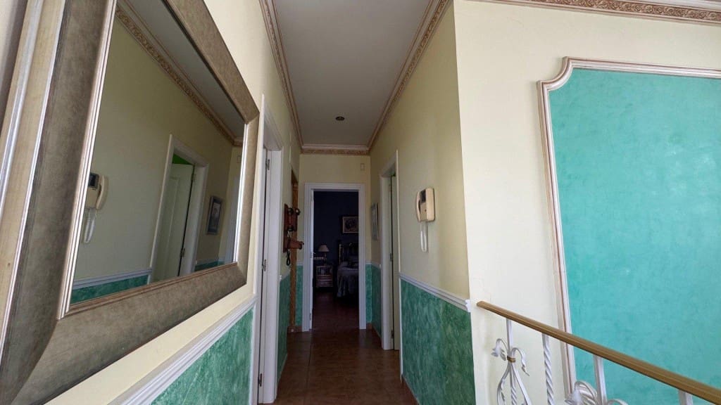 4 bedroom Villa for sale in Sax with pool garage - € 380,000 (Ref: 9595839)