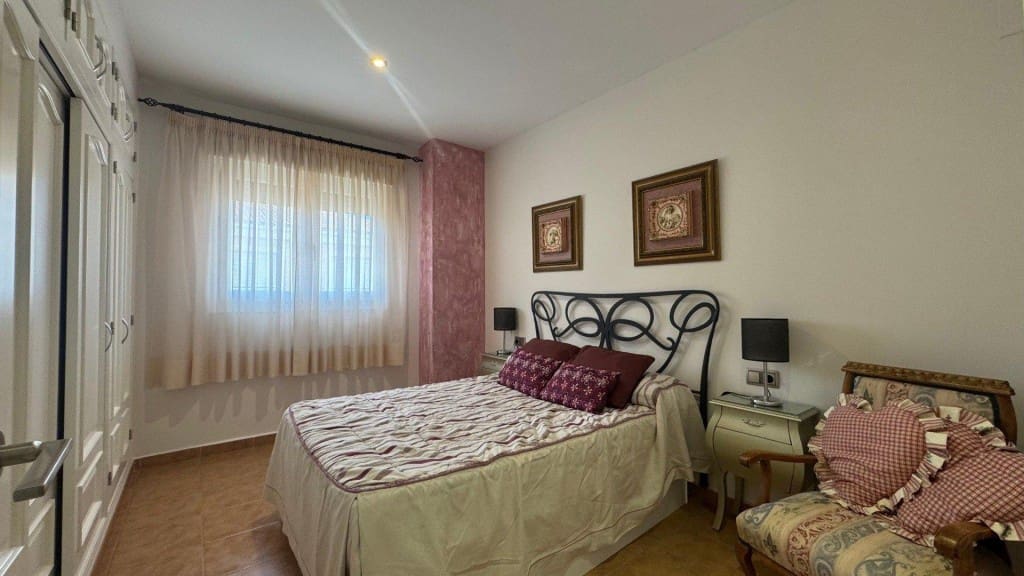 4 bedroom Villa for sale in Sax with pool garage - € 380,000 (Ref: 9595839)