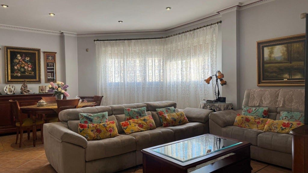 4 bedroom Villa for sale in Sax with pool garage - € 380,000 (Ref: 9595839)