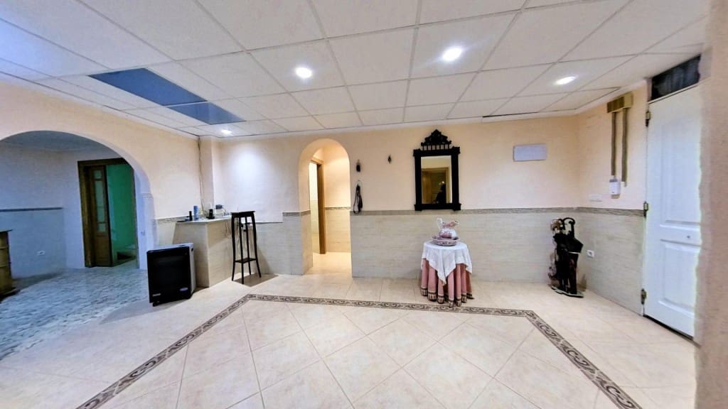 4 Zimmer Finca/Landgut zu verkaufen in Novelda mit Pool - 420.000 € (Ref: 9595842)