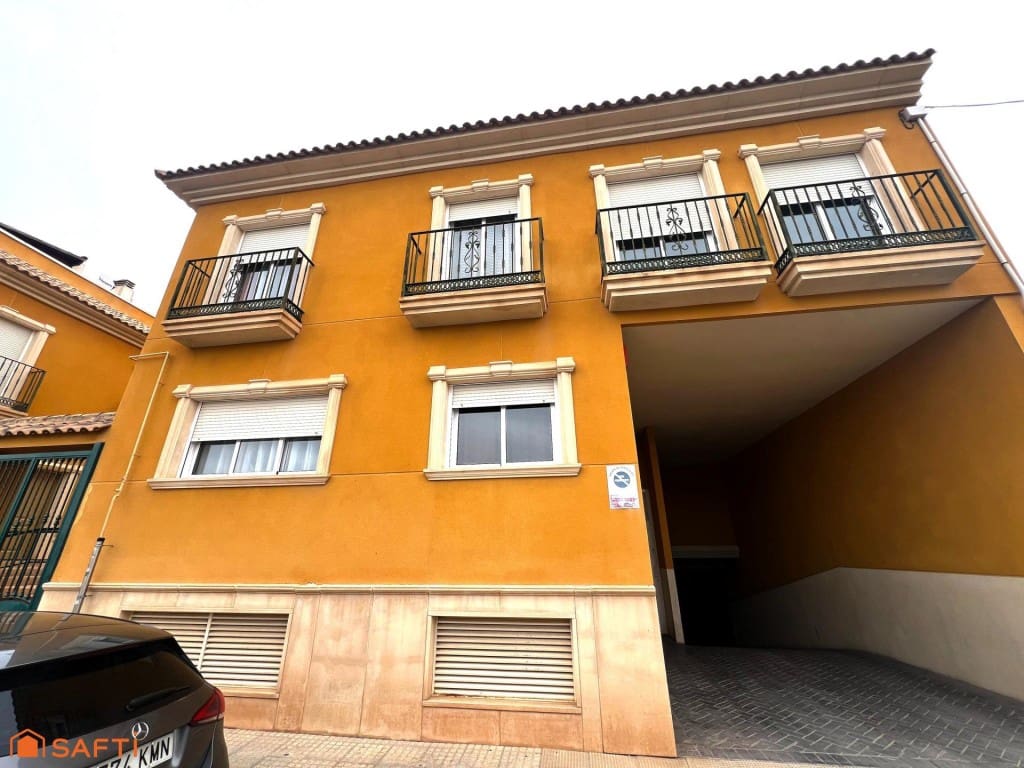 7 bedroom Terraced Villa for sale in Aspe with garage - € 261,000 (Ref: 9595843)