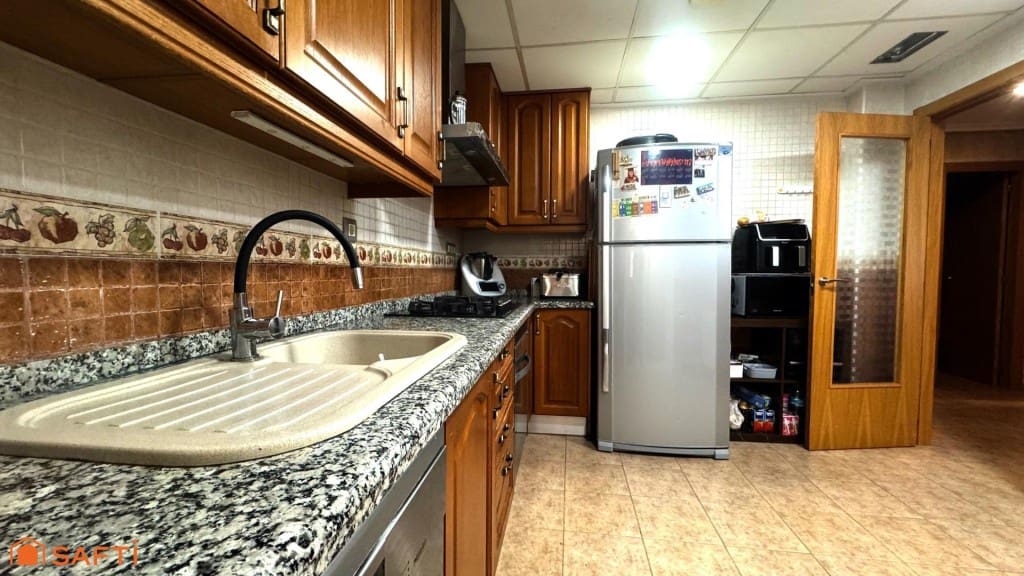 7 bedroom Terraced Villa for sale in Aspe with garage - € 261,000 (Ref: 9595843)