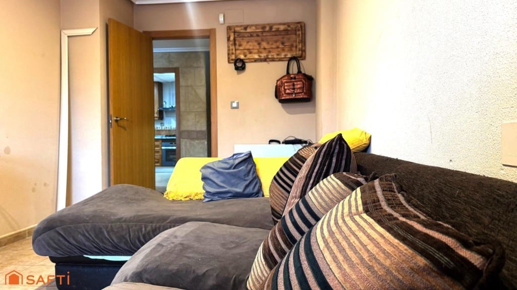 7 bedroom Terraced Villa for sale in Aspe with garage - € 261,000 (Ref: 9595843)