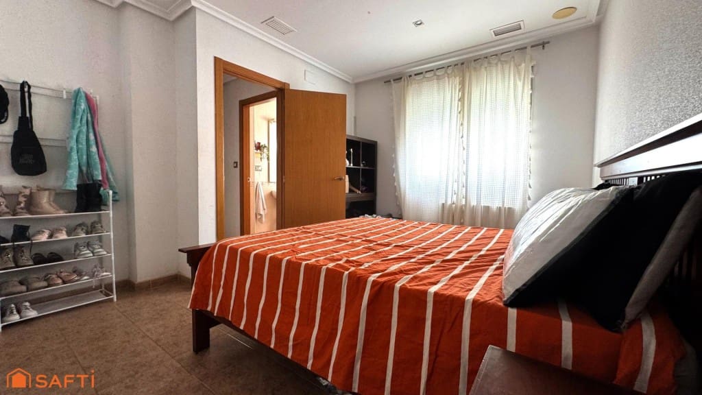 7 bedroom Terraced Villa for sale in Aspe with garage - € 261,000 (Ref: 9595843)