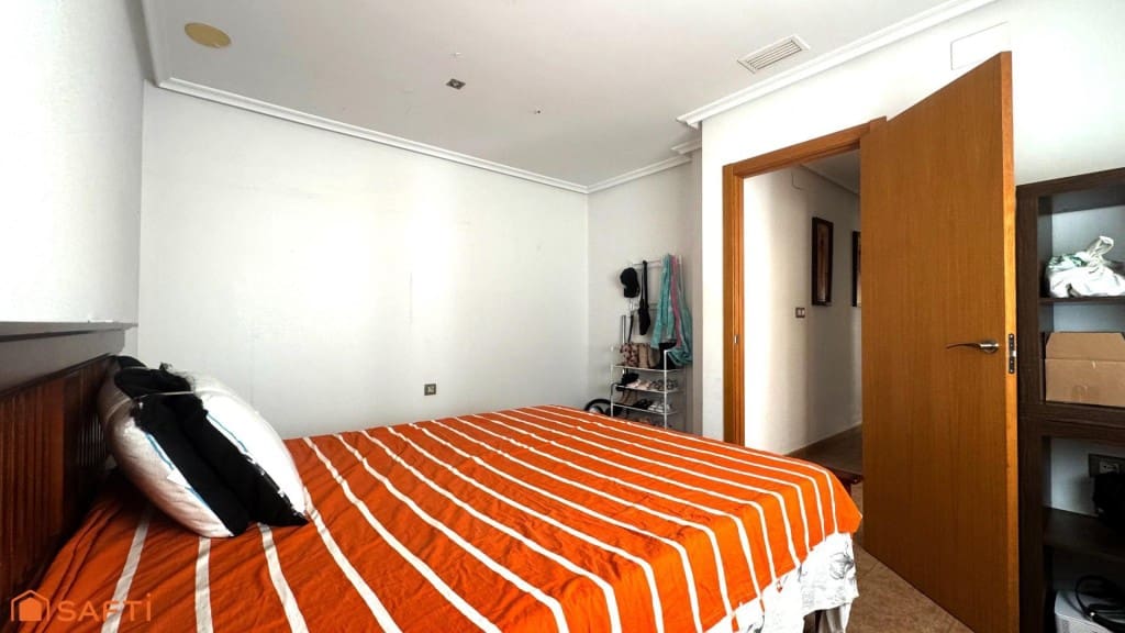 7 bedroom Terraced Villa for sale in Aspe with garage - € 261,000 (Ref: 9595843)