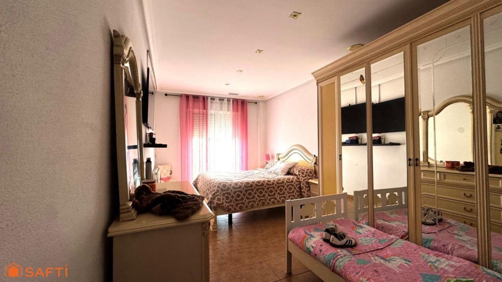 7 bedroom Terraced Villa for sale in Aspe with garage - € 261,000 (Ref: 9595843)