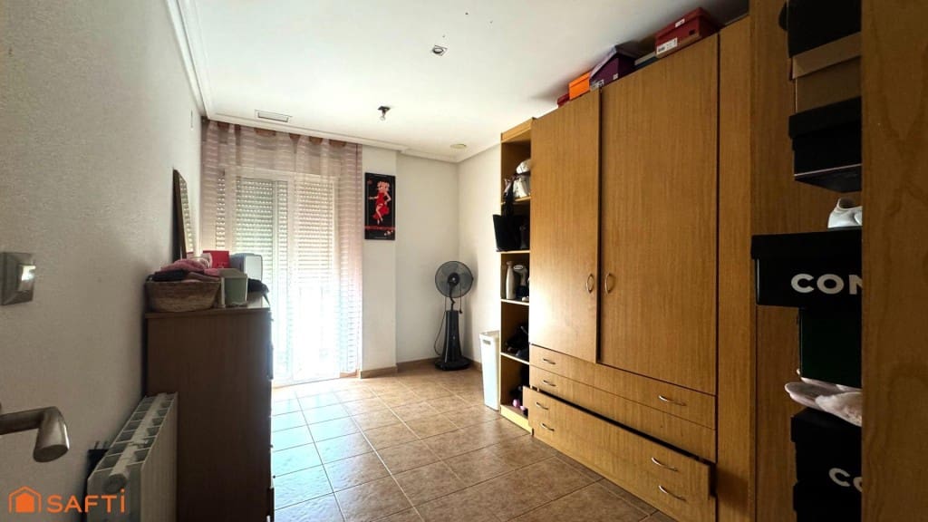 7 bedroom Terraced Villa for sale in Aspe with garage - € 261,000 (Ref: 9595843)