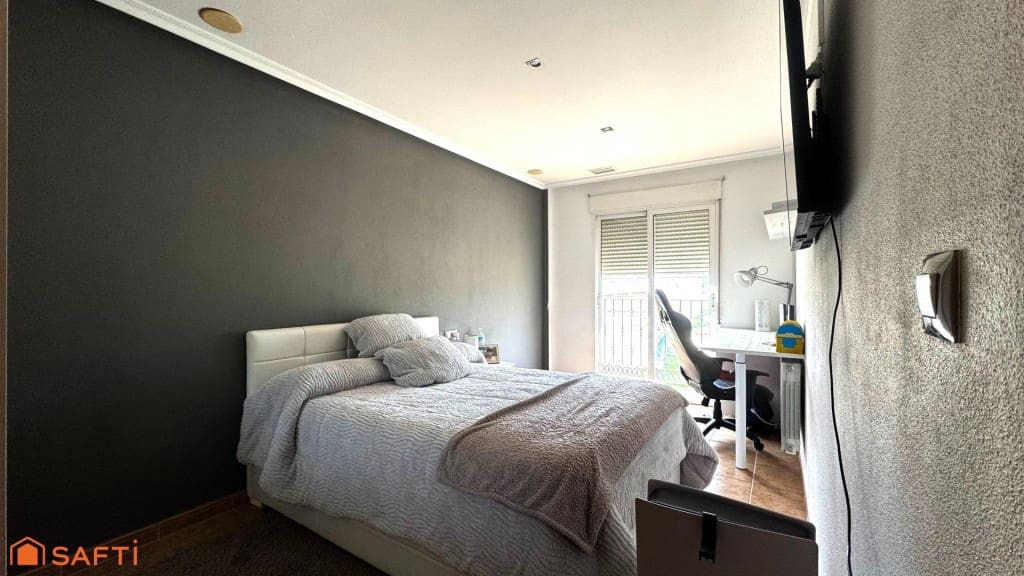 7 bedroom Terraced Villa for sale in Aspe with garage - € 261,000 (Ref: 9595843)