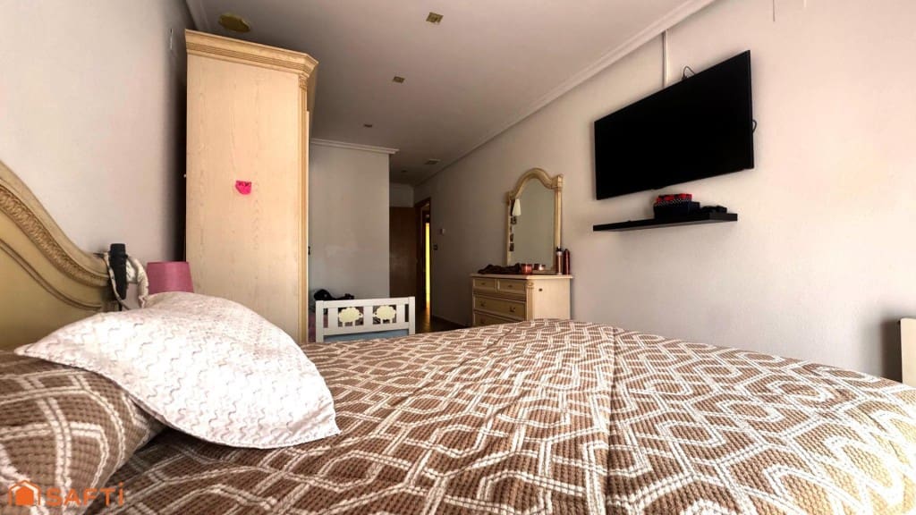 7 bedroom Terraced Villa for sale in Aspe with garage - € 261,000 (Ref: 9595843)