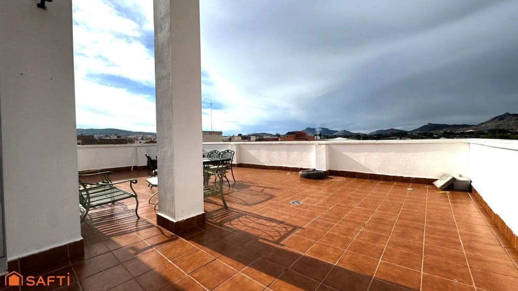 7 bedroom Terraced Villa for sale in Aspe with garage - € 261,000 (Ref: 9595843)