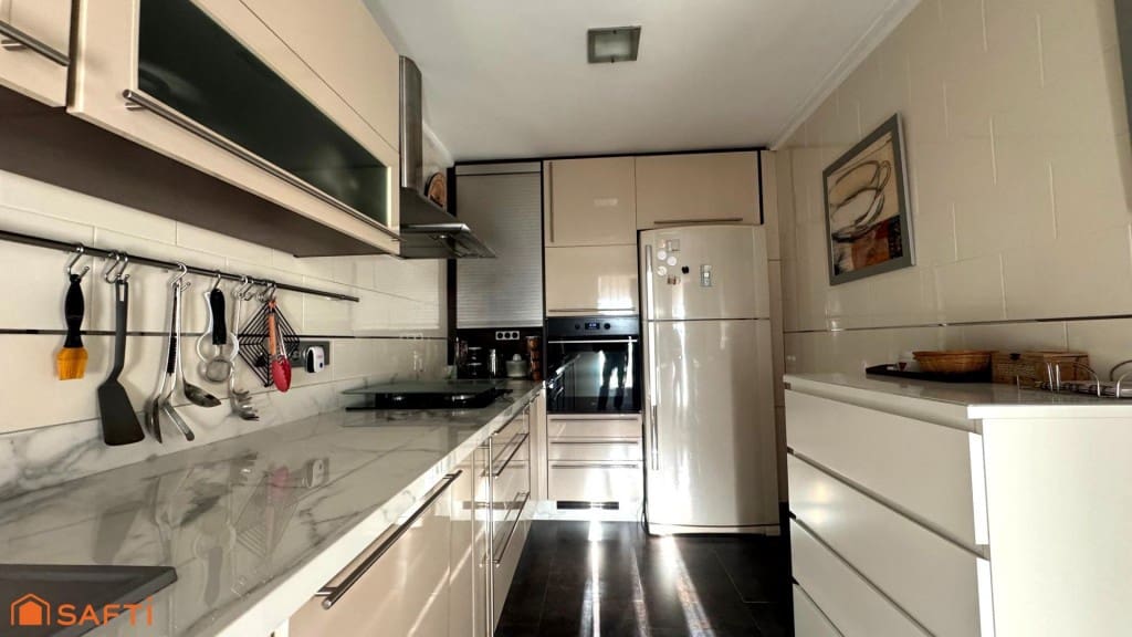 4 slaapkamer Flat te koop in Elda met garage - € 224.990 (Ref: 9595844)