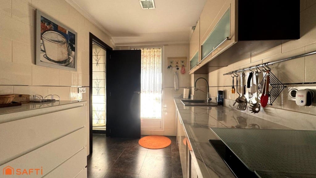 4 slaapkamer Flat te koop in Elda met garage - € 224.990 (Ref: 9595844)