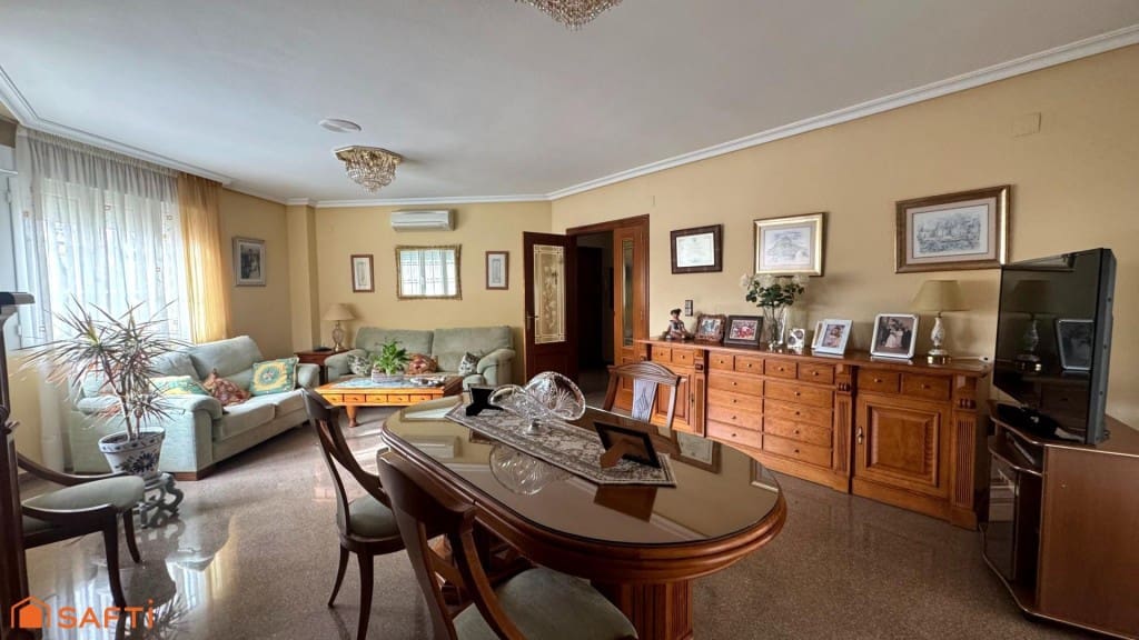 6 chambre Villa/Maison Mitoyenne à vendre à Sax avec piscine garage - 450 000 € (Ref: 9595845)