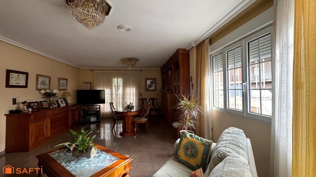 6 chambre Villa/Maison Mitoyenne à vendre à Sax avec piscine garage - 450 000 € (Ref: 9595845)