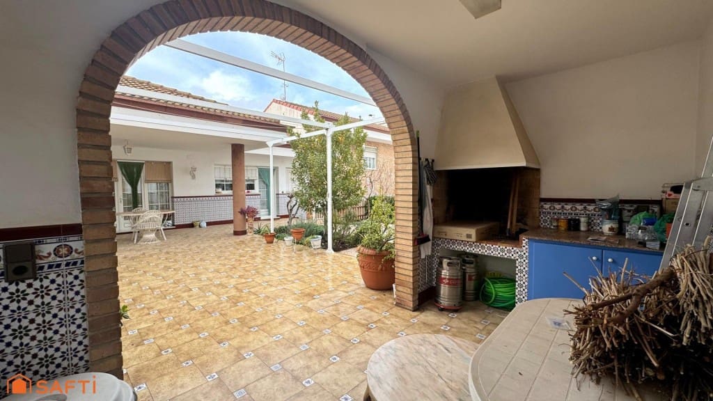 6 chambre Villa/Maison Mitoyenne à vendre à Sax avec piscine garage - 450 000 € (Ref: 9595845)