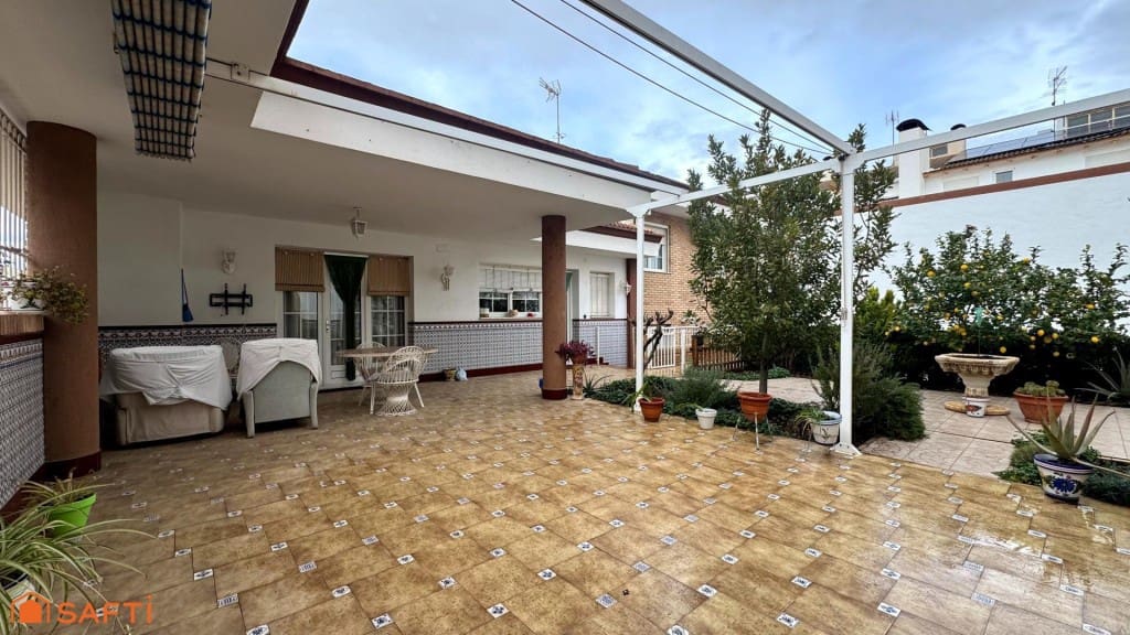 6 chambre Villa/Maison Mitoyenne à vendre à Sax avec piscine garage - 450 000 € (Ref: 9595845)