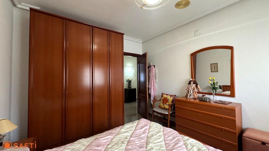 6 chambre Villa/Maison Mitoyenne à vendre à Sax avec piscine garage - 450 000 € (Ref: 9595845)