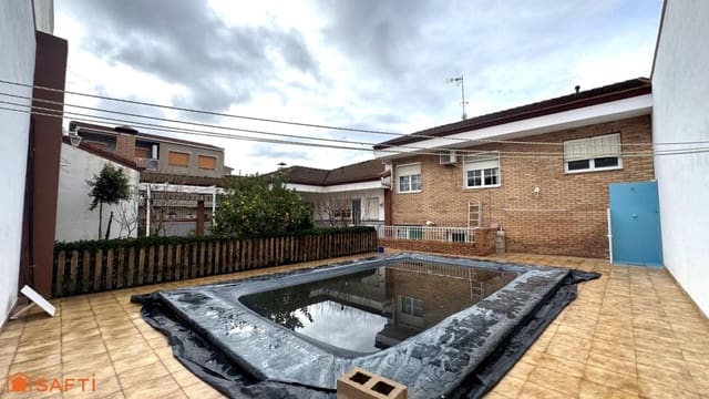 6 chambre Villa/Maison Mitoyenne à vendre à Sax avec piscine garage - 450 000 € (Ref: 9595845)