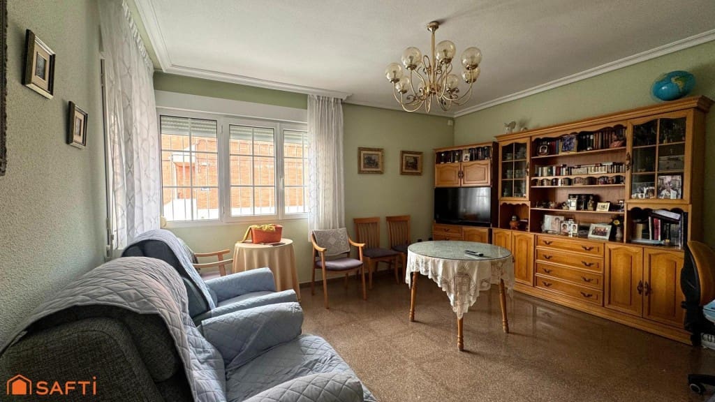 6 chambre Villa/Maison Mitoyenne à vendre à Sax avec piscine garage - 450 000 € (Ref: 9595845)