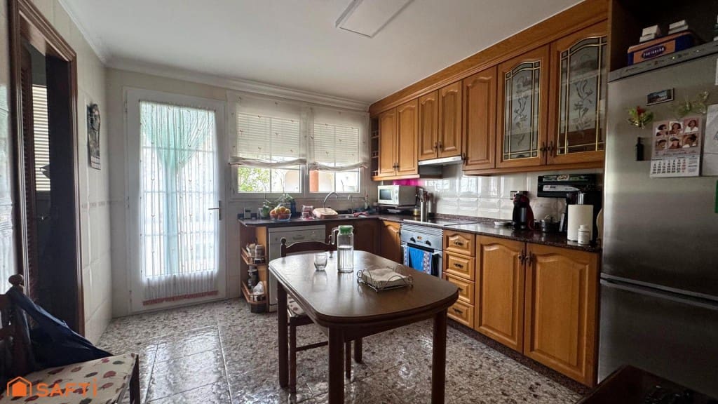 6 chambre Villa/Maison Mitoyenne à vendre à Sax avec piscine garage - 450 000 € (Ref: 9595845)