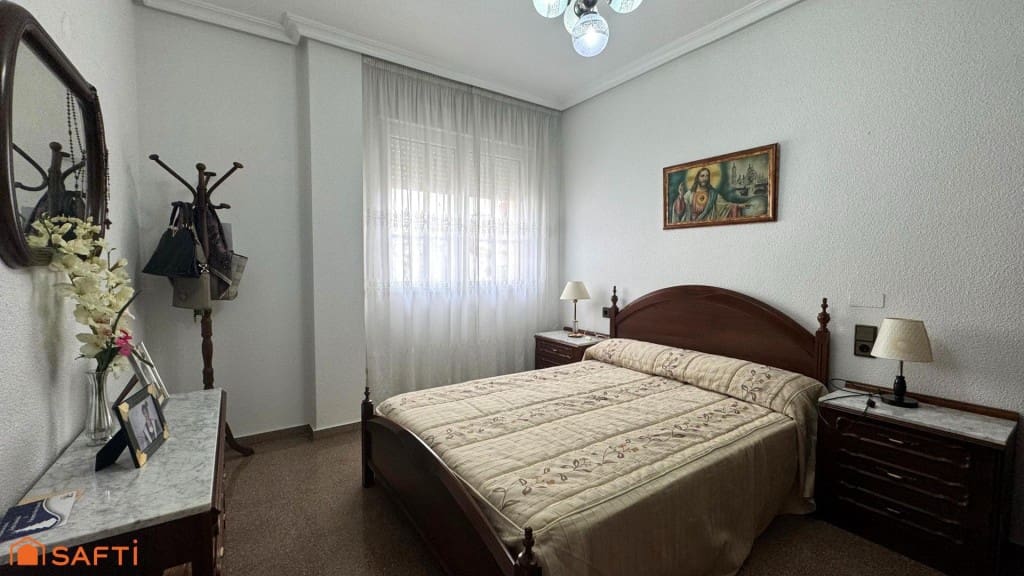 6 chambre Villa/Maison Mitoyenne à vendre à Sax avec piscine garage - 450 000 € (Ref: 9595845)