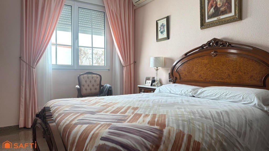 6 chambre Villa/Maison Mitoyenne à vendre à Sax avec piscine garage - 450 000 € (Ref: 9595845)