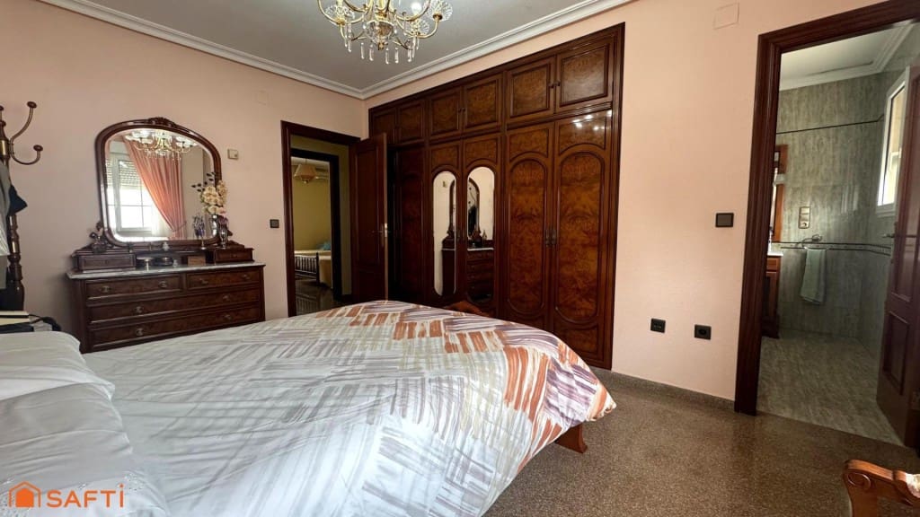 6 chambre Villa/Maison Mitoyenne à vendre à Sax avec piscine garage - 450 000 € (Ref: 9595845)