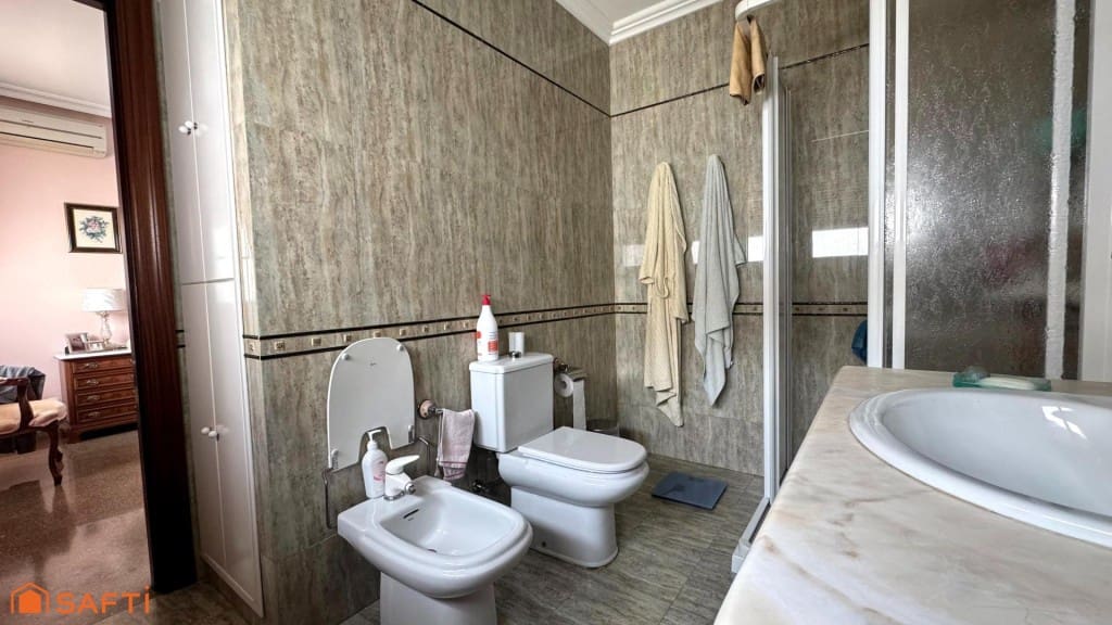 6 chambre Villa/Maison Mitoyenne à vendre à Sax avec piscine garage - 450 000 € (Ref: 9595845)