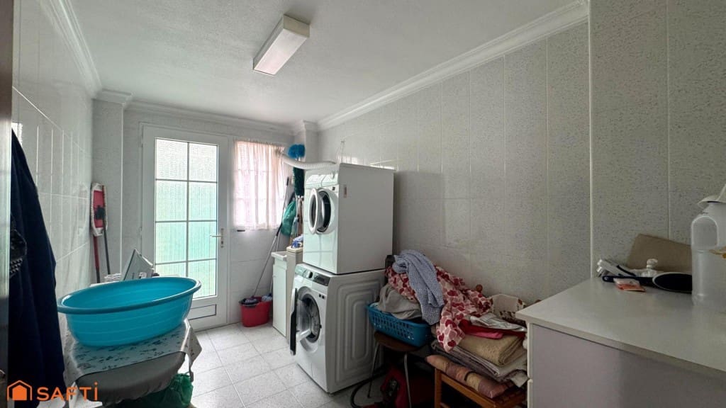 6 chambre Villa/Maison Mitoyenne à vendre à Sax avec piscine garage - 450 000 € (Ref: 9595845)