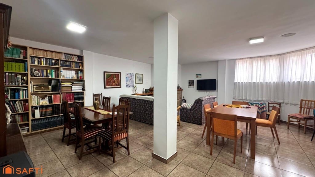 6 chambre Villa/Maison Mitoyenne à vendre à Sax avec piscine garage - 450 000 € (Ref: 9595845)